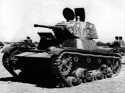 1329683118_tanki-t-26-i-broneavtomobili-ba-10-v-irane.-sentyabr-1941.jpg