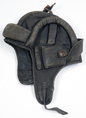 шлем кирзовый 1937 001.jpg